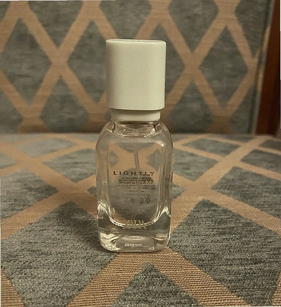 1 x 20 ml Lightly Bloom Eau de Parfum Neu Parfüm EDP Reisegrösse ZARA
