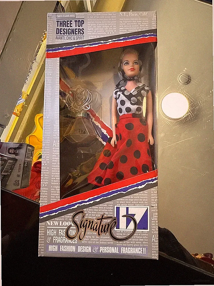 1989 Avanti Chic & Spirit Signature 17 Doll & Personal Fragrance Gift Set