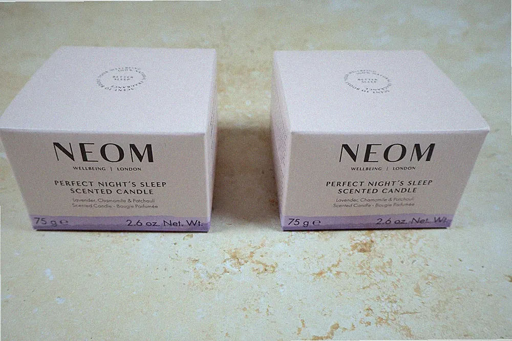 2x Neom Perfect Night's Sleep Reisekerzen (75g, Duft siehe Verpackung)
