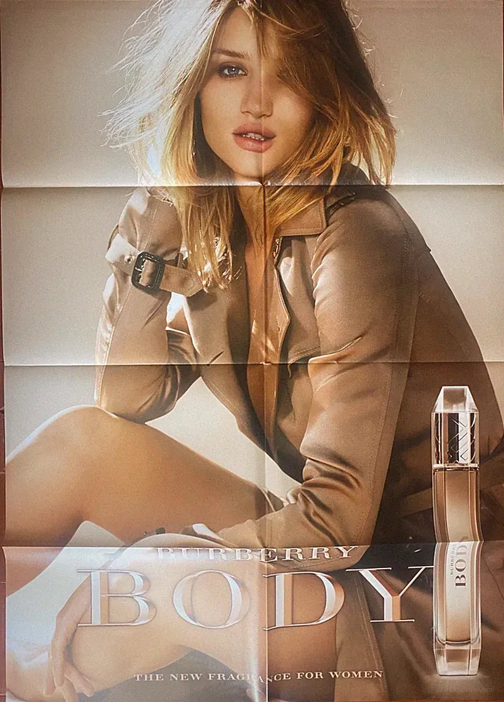 Affiche BURBERRY BODY Parfum Rosie Huntinghton-Whiteley 90x128cm 2011