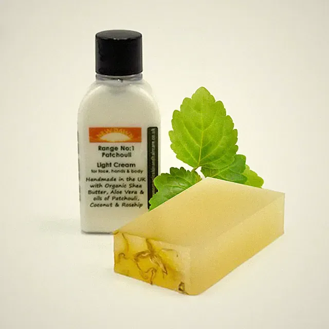 Akne & Narbenentfernung - Creme und Seife Probenpaket - Bio Heilmittel gegen Narben