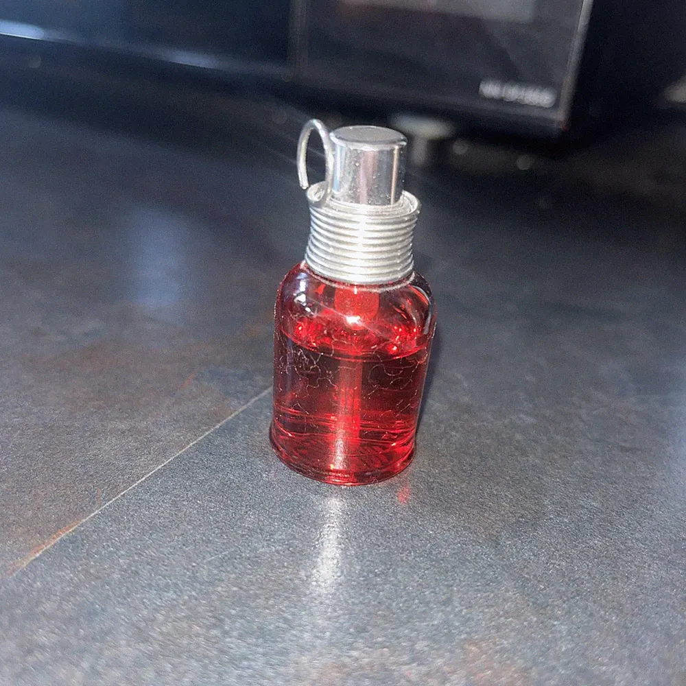Amor Amor by Cacharel Damen Eau De Toilette Miniatur 5ml (95%voll) Vintage