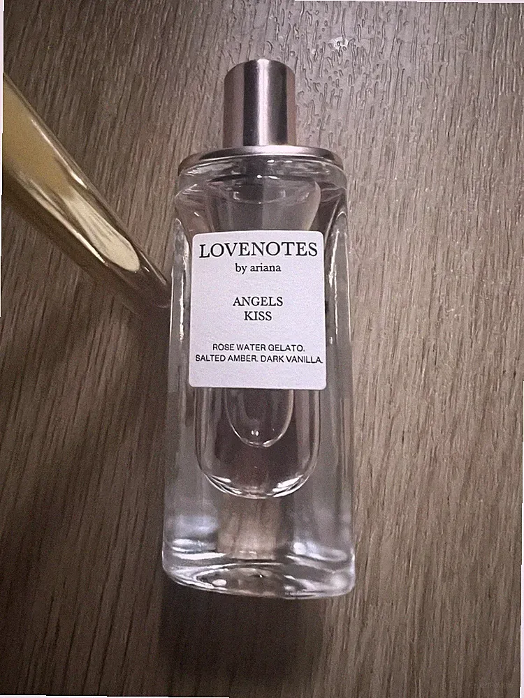 Ariana Grande Lovenotes Angels Kiss Parfum 7,5 ml Miniatur Flacon NEU Reise