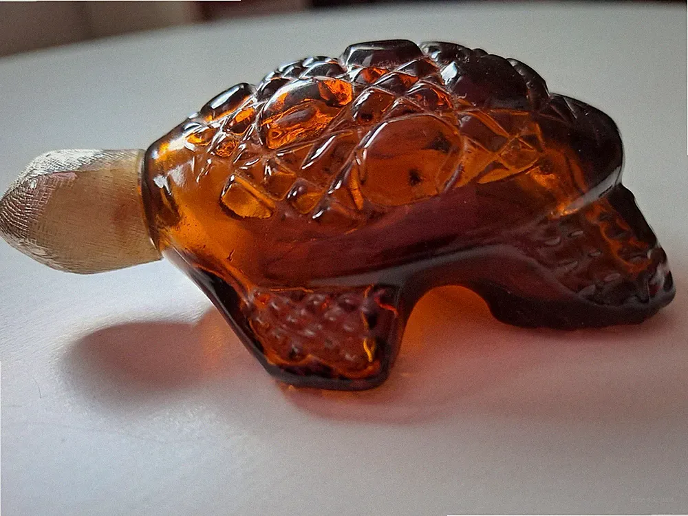 AVON Parfüm-Flakon SCHILDKRÖTE, Bernsteinglas, 1970