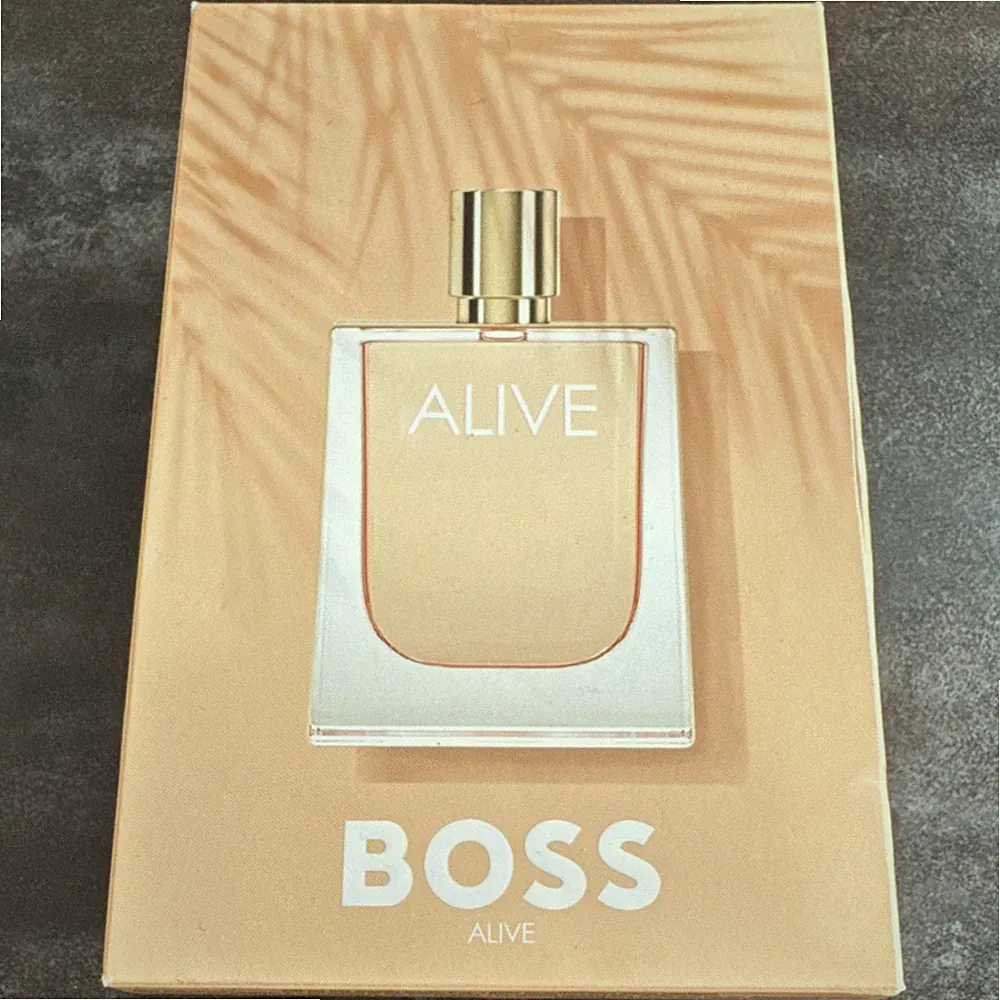 BOSS Alive Geschenkset Eau de Parfum Spray 30 ml + Body Lotion 50 ml
