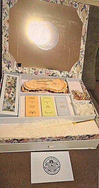 Bridgerton Fragrance Season PR-Box (Netflix x Coty) – 3x EDP 50ml + exklusive