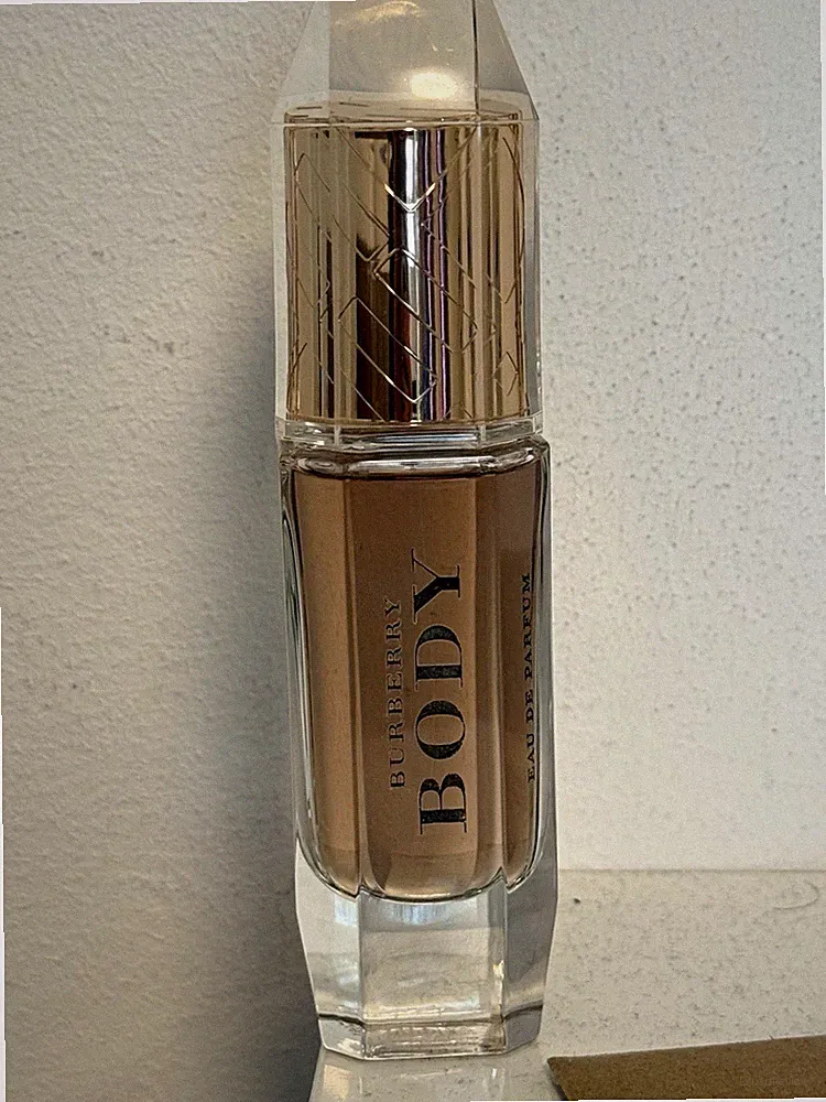 Burberry Body Eau de Parfum Spray Reisegröße 30 ml Parfüm