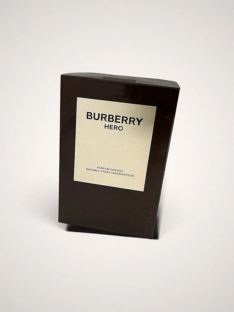 Burberry Hero Parfum Intense Natural Spray Vaporisateur – 100 ml