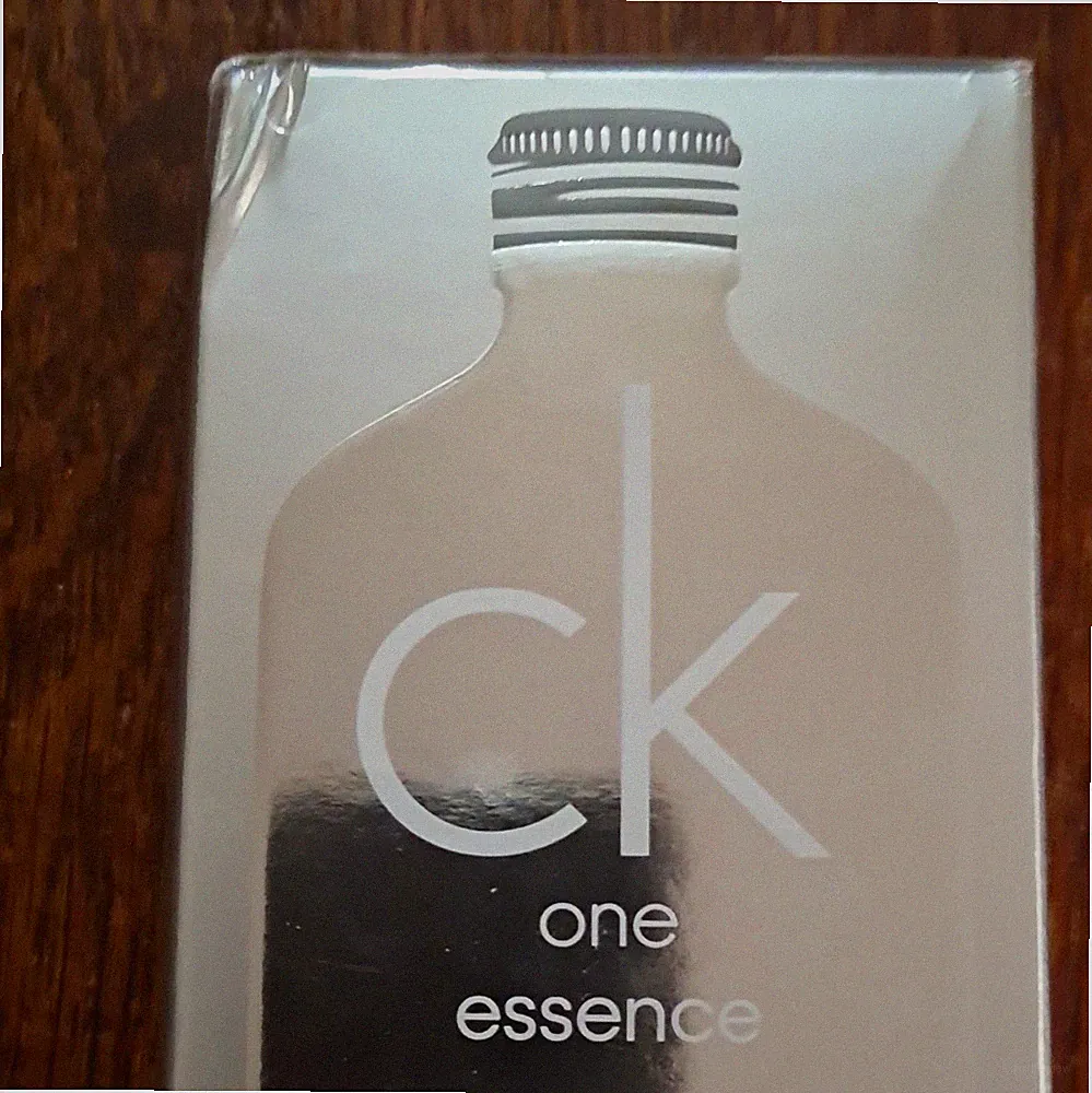 Calvin Klein CK One Essence Eau de Toilette Spray 100 ml Normale Größe