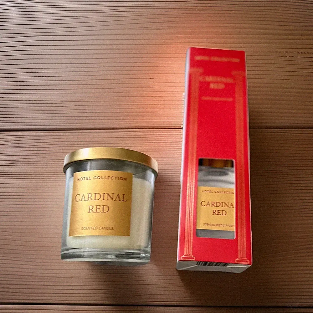 Cardinal Red Hotel Collection Duftkerze 200g & Reed Diffuser 100ml