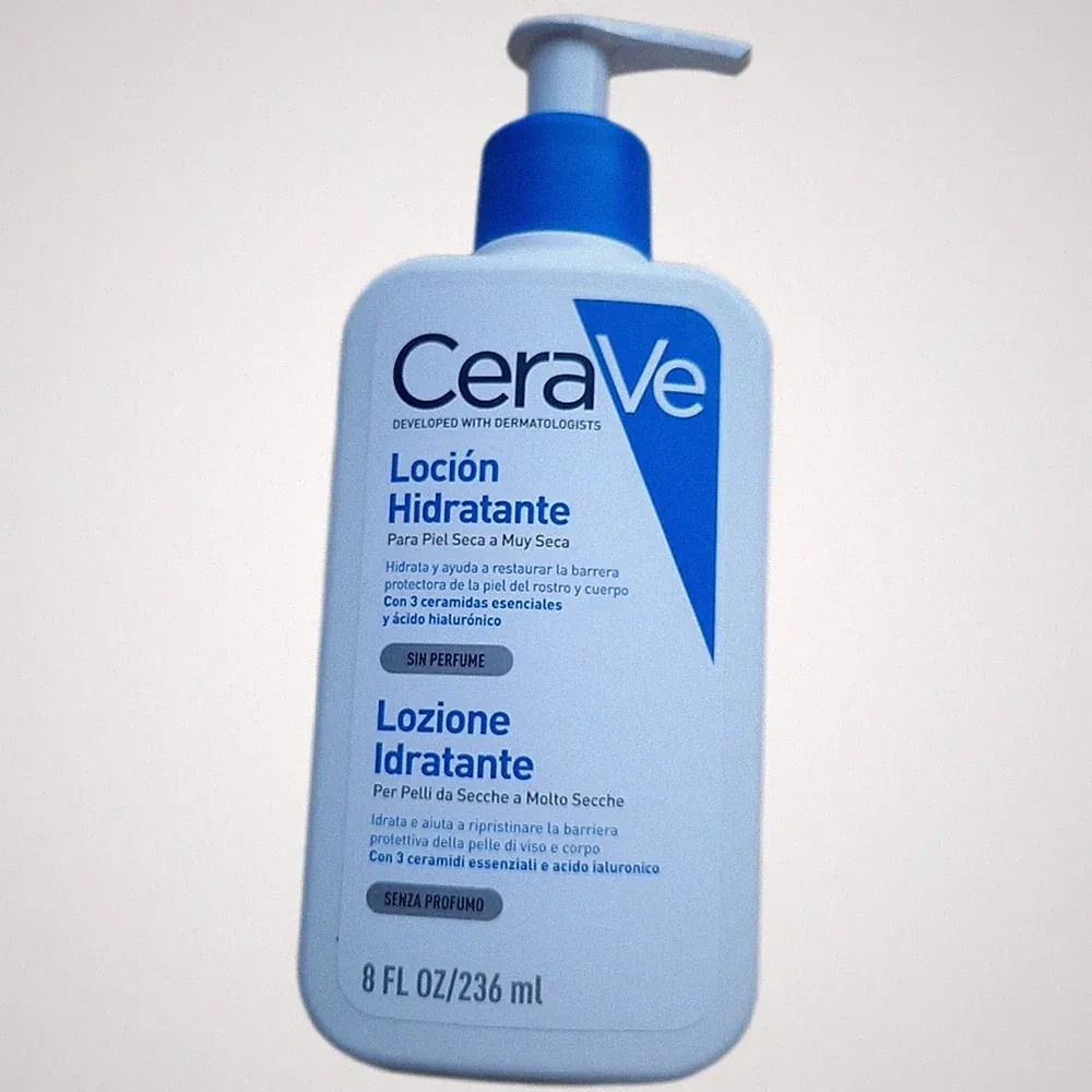 CeraVe Körperlotion mit Pumpspender, Für trockene bis sehr trockene Haut, Feucht