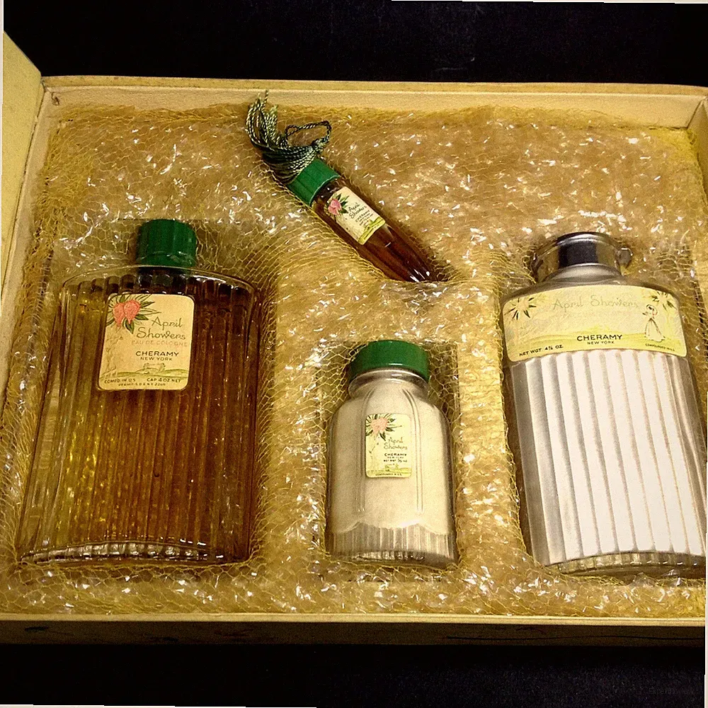 CHERAMY APRIL SHOWERS Box 1947 Parfum + Eau de Cologne + Pulver + Talkum