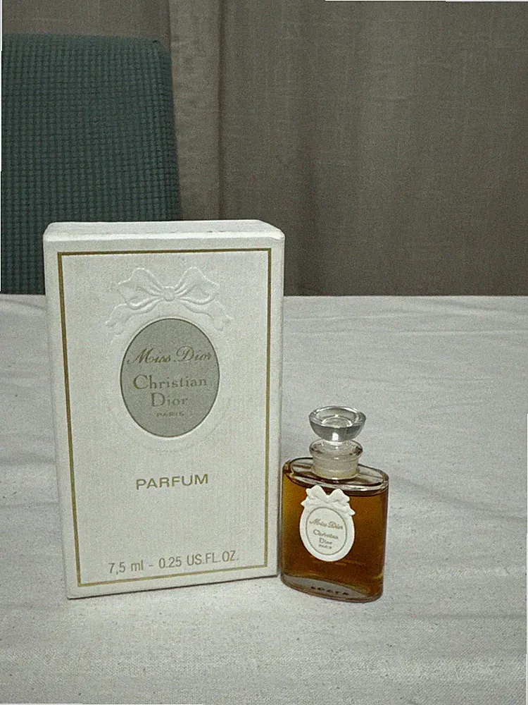 Christian Dior - Miss Dior - Parfum 7,5 ml Splash Vintage Sealed.