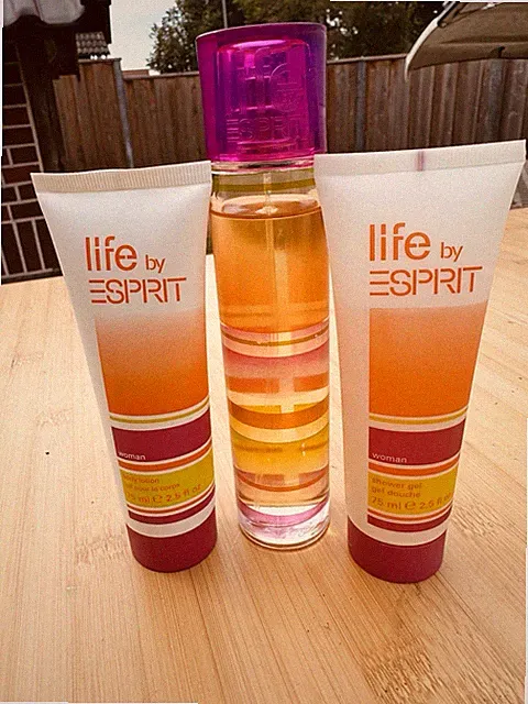 Esprit Life by Esprit Woman 75 ml Eau de Toilette + Bodylotion + Duschgel
