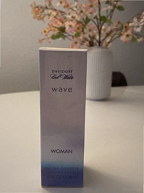 Feminin, DAVIDOFF "Cool Water Wave" Eau de Toilette, 30 ml, neu OVP mit Folie.