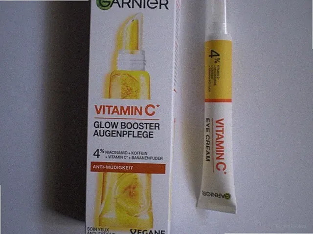 Garnier SkinActive Augencreme Glow Booster Vitamin C, 15 ml Anti Müdigkeit!