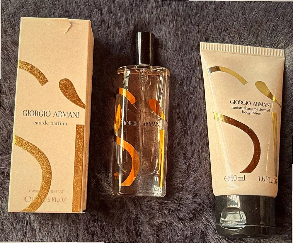 Giorgio Armani Sì Eau de Parfum Spray 15 ml + Body Lotion 50 ml Set Reisegröße