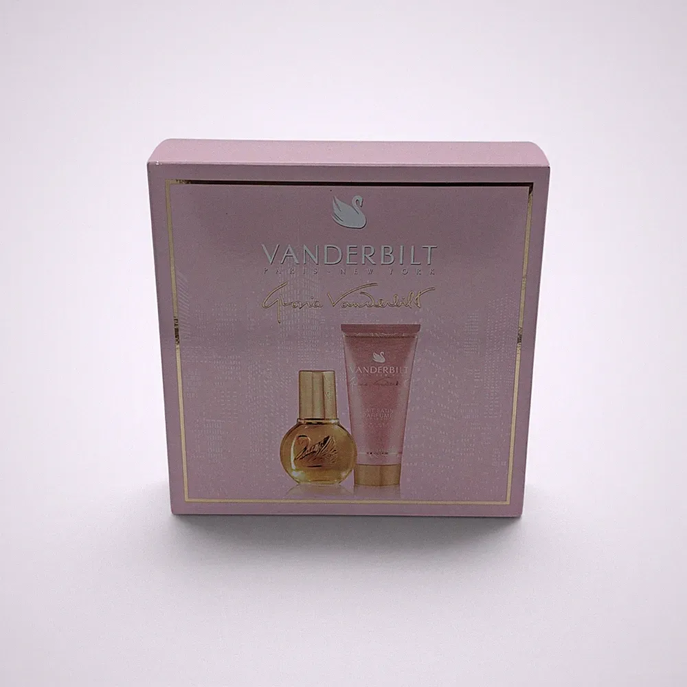 Gloria Vanderbilt Geschenkset 30 ml Eau de Toilette Spray & 100 ml Body Lotion