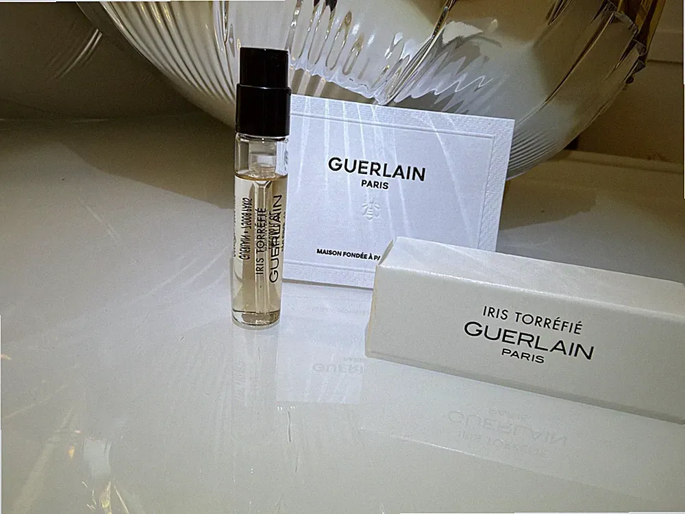 Guerlain IRIS TORREFIE Eau de Parfum Spray 2ml perfekt für den Urlaub