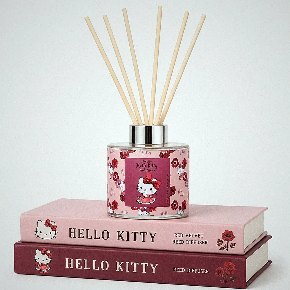 Hello Kitty Red Velvet Reed Diffuser 100ml - Sweet Bakery Duft Raumduft
