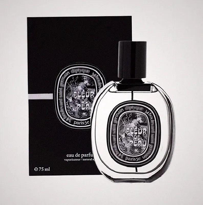 Herren Damen 75ml EDP Spray Fleur De Peau Eau de Parfum Neu in Verpackung