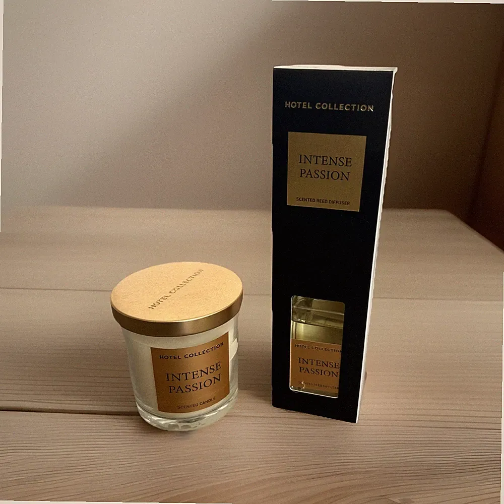 Intense Passion Hotel Collection Duftkerze 200g & Reed Diffuser 100ml