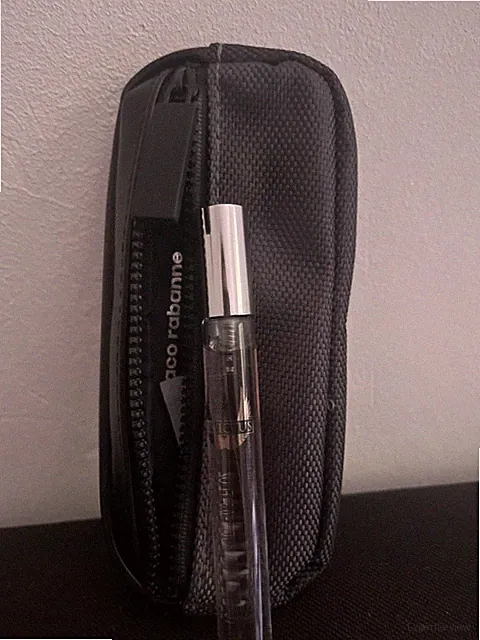 Invictus Eau De Toilette Spray 10ml mit Beutel Paco Rabanne