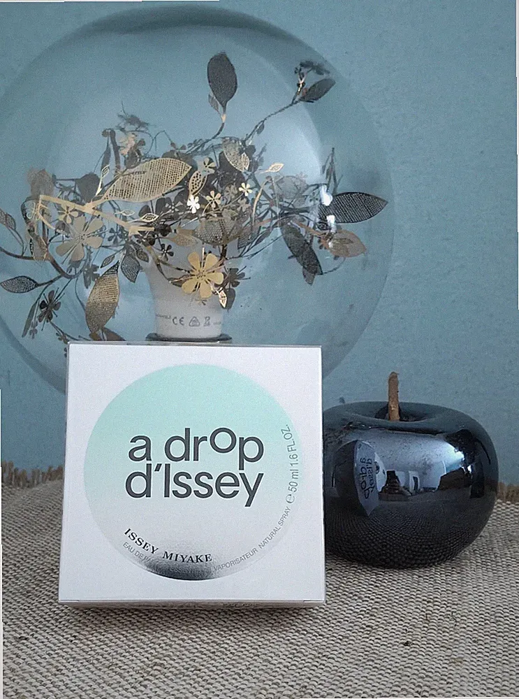 Issey Miyake A Drop d’Issey Eau de Parfum 50 ml Flieder Magnolia Musc Vegan