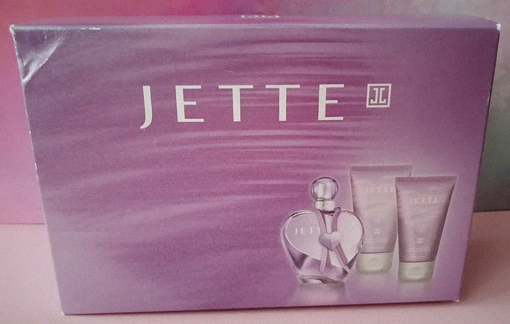 JETTE LOVE GESCHENKKARTON von Jette Joop EdP Showergel Bodylotion