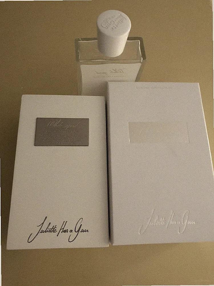 Juliette Has a Gun White Spirit Luxury Collection Leerflakon Parfum