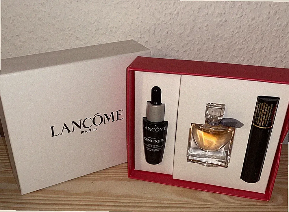 Lancôme La Vie Est Belle L'Eau de Parfum, Hypnôse Volumen Mascara, Genifique NEU