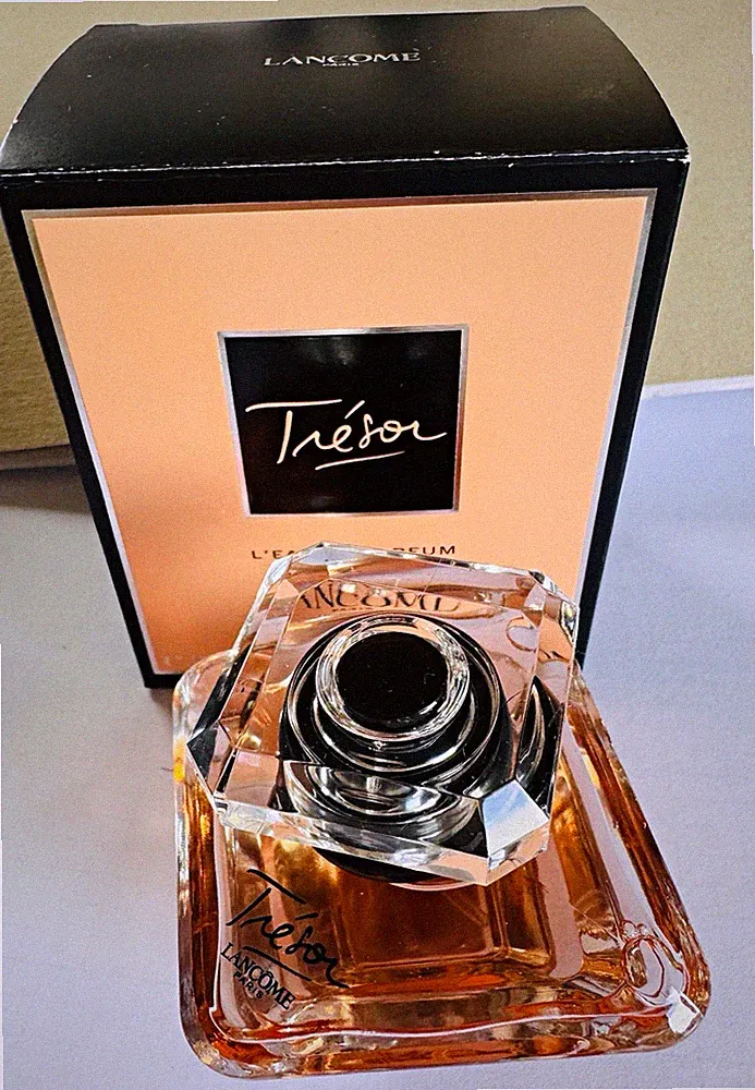 Lancôme Trésor Eau de Parfum Spray 30 ml Reisegröße Rose Jasmin Sandelholz