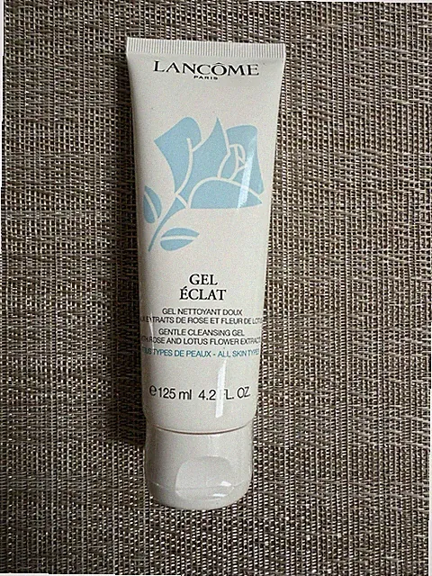 Lancome Gel Eclat sanftes Reinigungsgel mit Rose & Lotusblüte 125ml volle Größe
