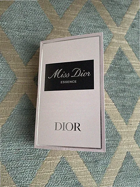 Miss Dior Essence 1ml EDP Spray Neu MISS DIOR