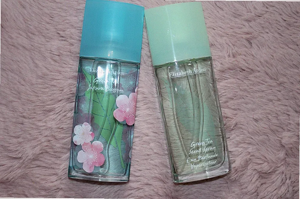 Modell Set: Green Tea + Green Tea Sakura Blossom von Elizabeth Arden je 100 ml.