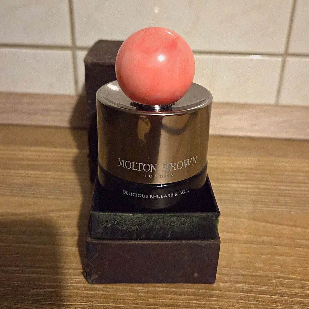 Molton Brown Delicious Rhubarb & Rose Eau de Parfum 100 ml Spray