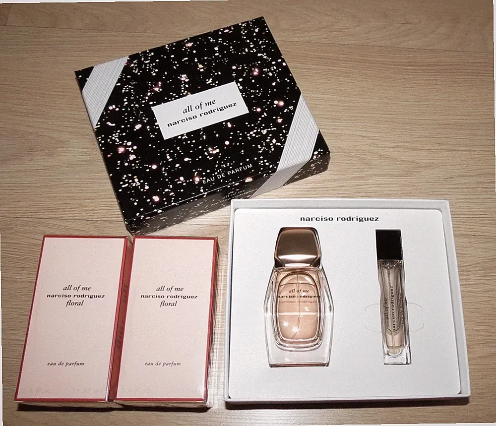Narciso Rodriguez All Of Me Set 50 ml Eau de Parfum & 10ml Purse + Floral 100 ml