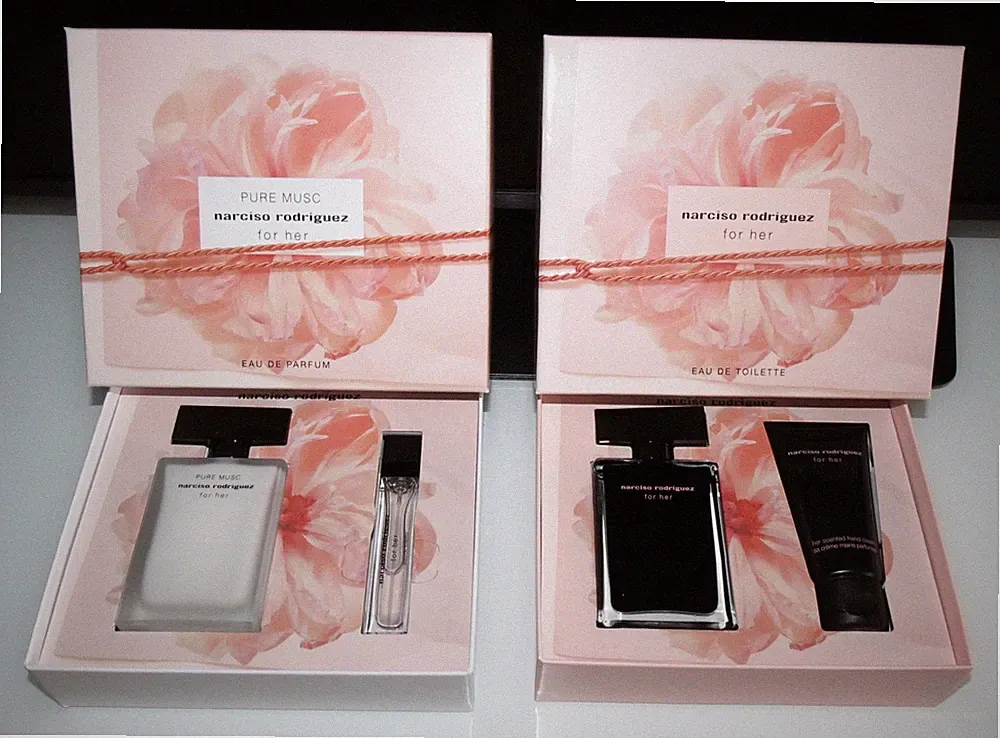 Narciso Rodriguez - for her EDT 50 ml & Creme + Pure Musc EDP 50 ml & Purse SET