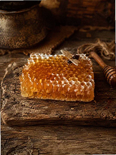 Naturseife "Honigwabe" mit Honig handgemacht