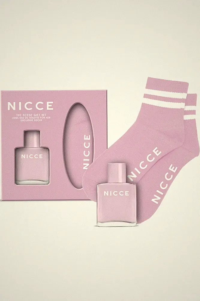 Nicce Women Eau de Toilette 20 ml & Socken Damenduft fruchtiger blumiger Duft