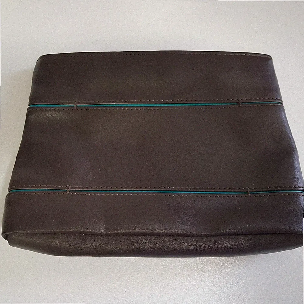 Nina Ricci Parfum Leder Kosmetiktasche schwarz aqua gefüttert mit Highlights 22cm