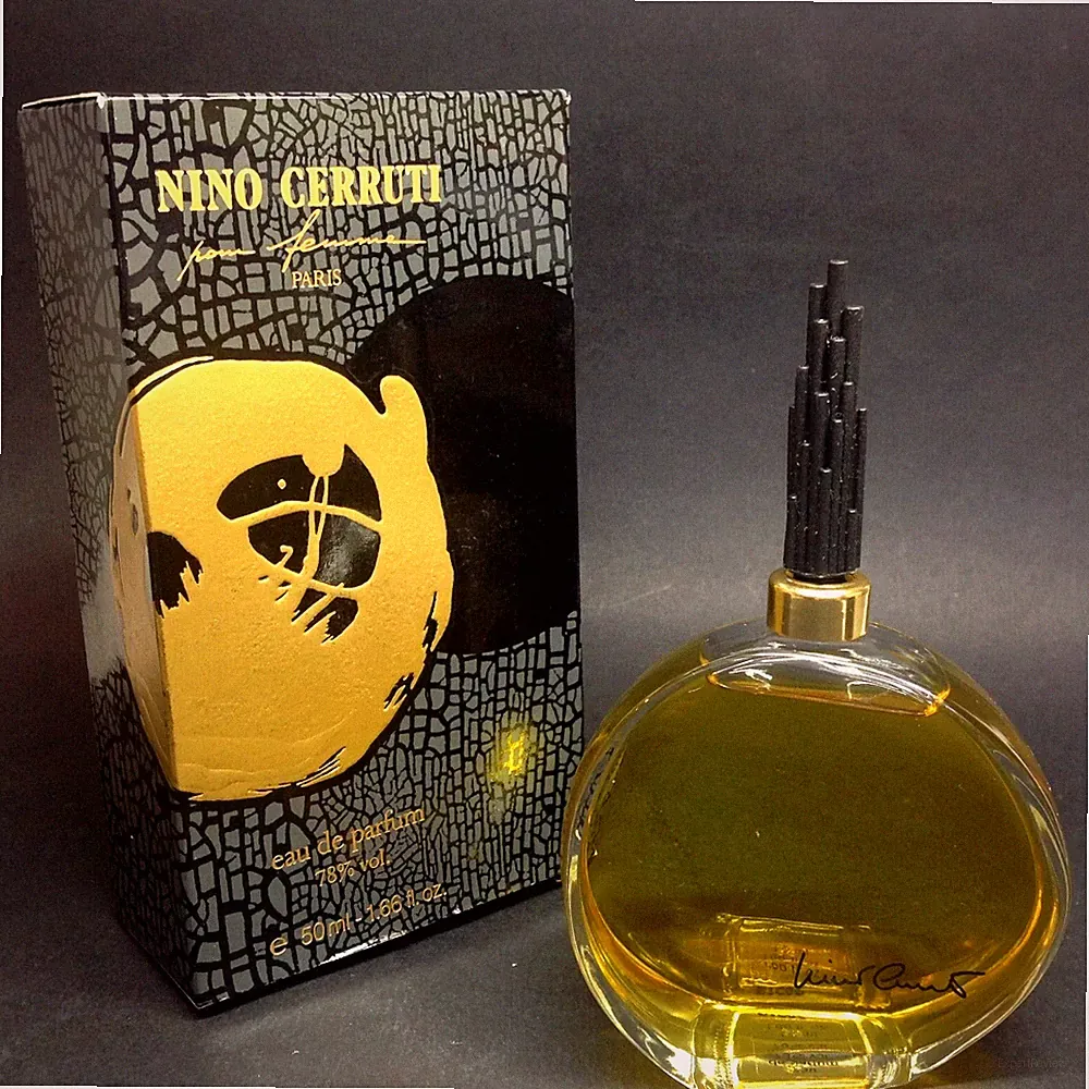 NINO CERRUTI Pour Femme Eau de Parfum 50ml volle Box