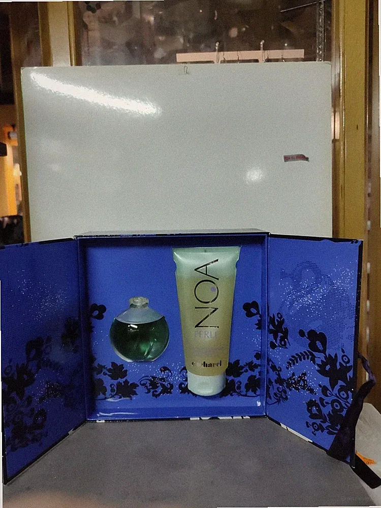 Noa Perle EAU De Parfum 100 Ml. V.+ Gel 200 Ml.