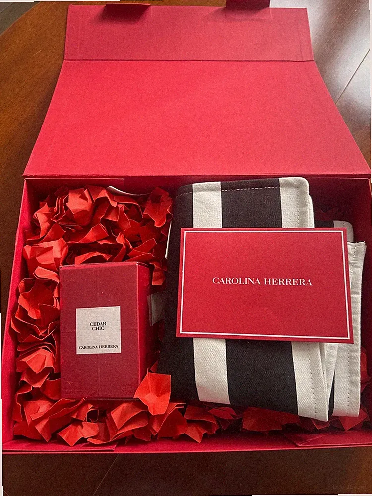 parfum damen Carolina Herrera Cedar Chic