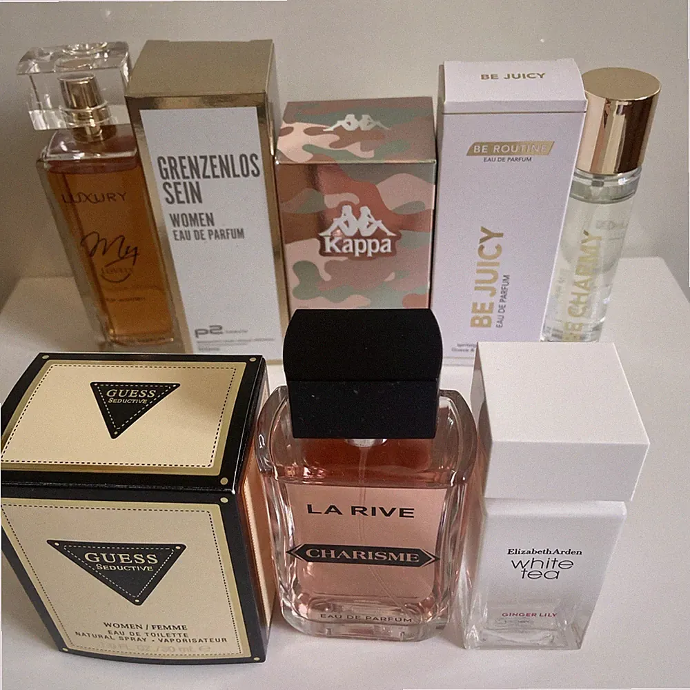 Parfum Konvolut Sammlung Damen Eau de Parfum 8 Flaschen Guess Elizabeth Arden