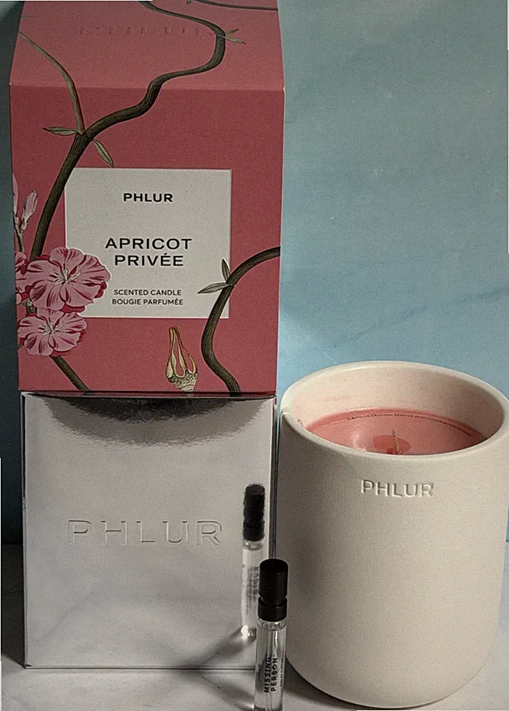 PHLUR Duftkerze Apricot Privée holzig fruchtiger Duft 298g Neu mit Karton UVP 45£