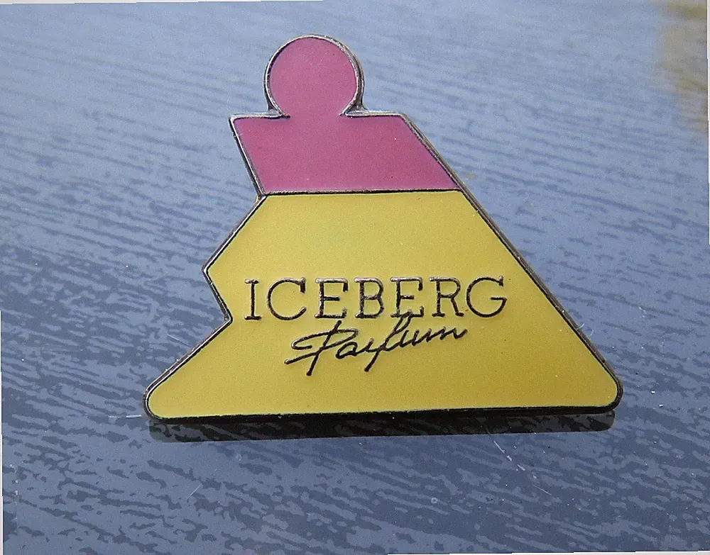 Pin: Parfum Iceberg von Iceberg in Flakonform