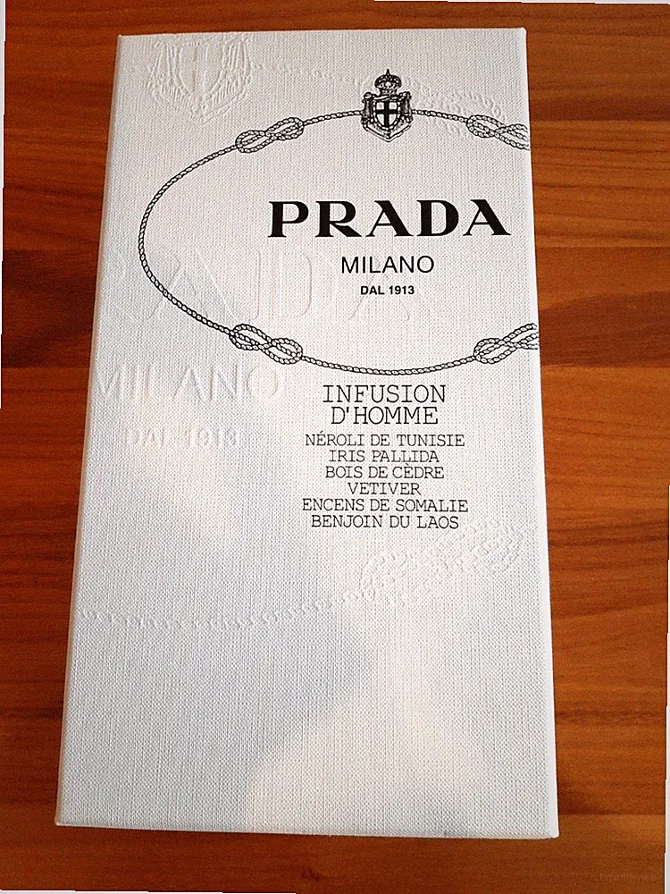 Prada GESCHENKBOX Inhalt war: Infusion D‘Homme EdT 100ml +100ml After Shave Balm