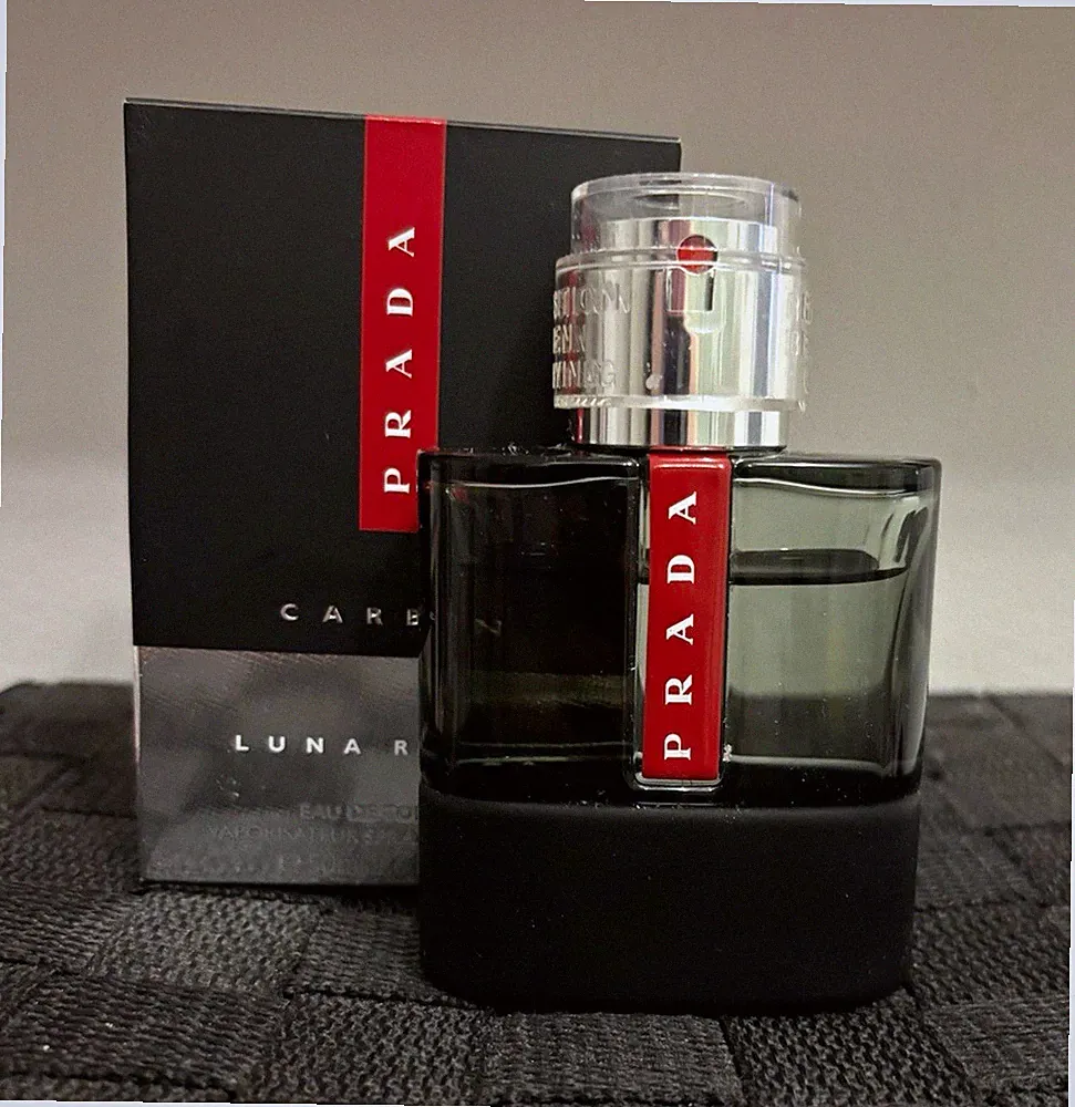 PRADA Luna Rossa Carbon Eau de Toilette Spray schwarzer Flakon