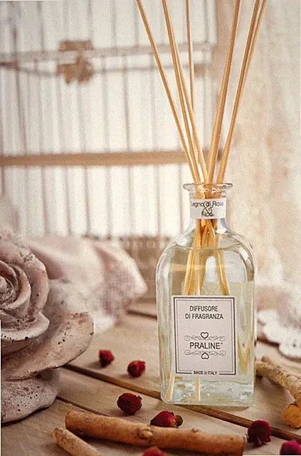 Raumduft Diffuser 500 ml mit Duftstäbchen Rosenholz und Feigenholz